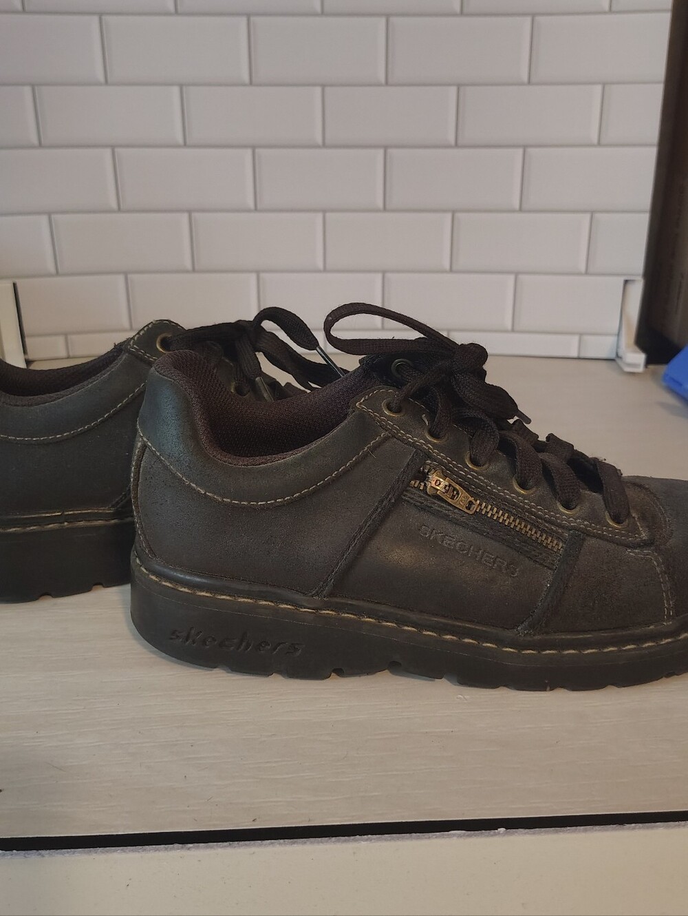 Vintage Skechers Women's Brown Lace-Up Casual Shoes with Side Zip Accent 7.5